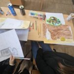 Cerc de pictură inițiat de o profesoară de arte plastice, la Ipotești